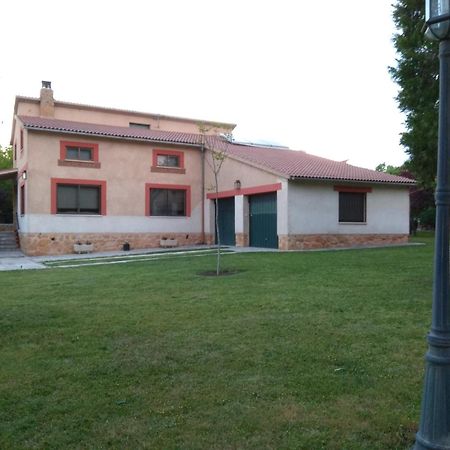 Casa Rural Las Tuyas En Segovia Palazuelos de Eresma Exterior foto