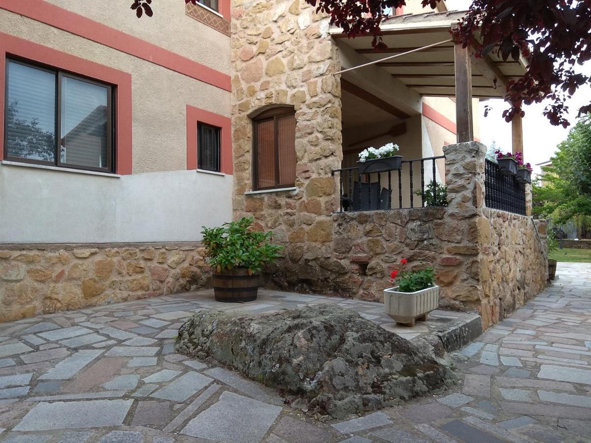 Casa Rural Las Tuyas En Segovia Palazuelos de Eresma Exterior foto