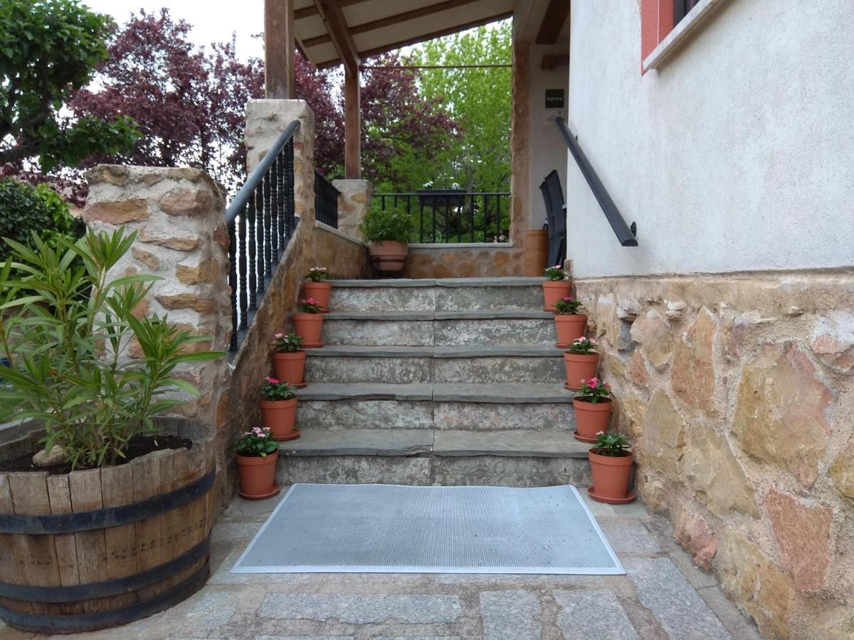 Casa Rural Las Tuyas En Segovia Palazuelos de Eresma Exterior foto